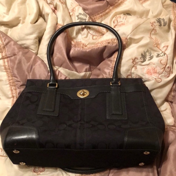 Coach Handbags - Gently used Authentic Coach Bag